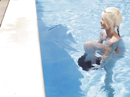 Blonde and brunette chicks are licking off outdoors