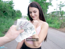 Influencer is insatiable when it comes to public fucking