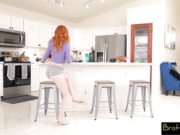 I think I need your Fat Hot Load to make me feel better Madi Collins tells Stepbro - S27:E11